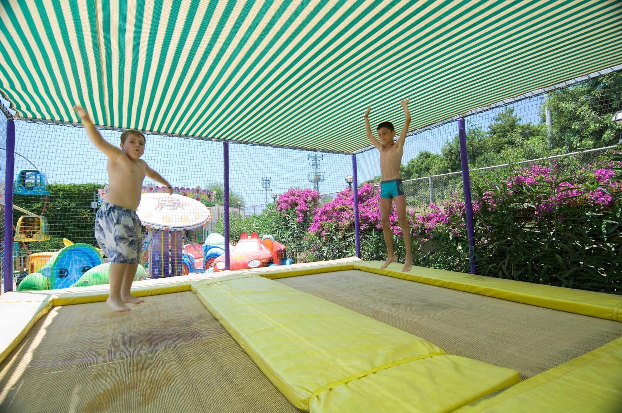 Beach Club Doganay Hotel Konakli Bagian luar foto